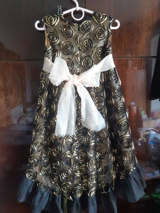 Святкова сукня 110р