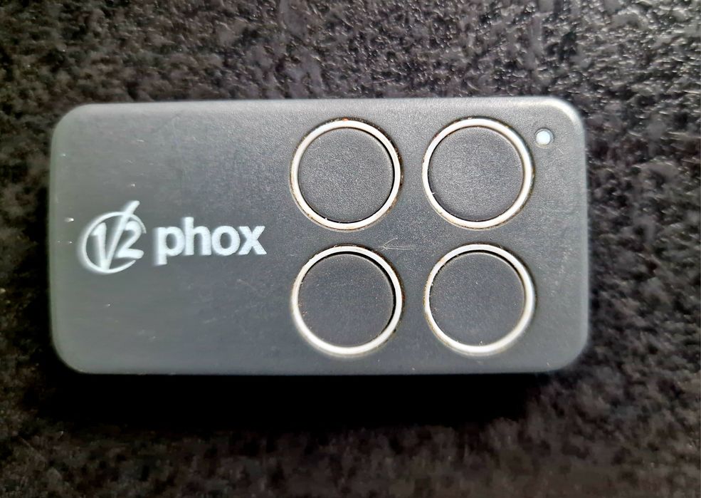Pilot V2 PXOX szary 4 przyciski używany do bramy zdalny