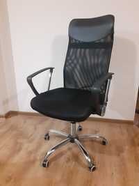 Fotel krzesło biurowe gumowe kółka stan bardzo dobry