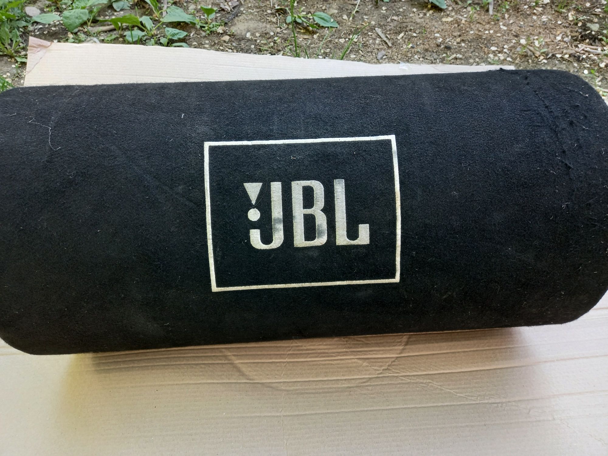 Сабвуфер JBL CS1204T