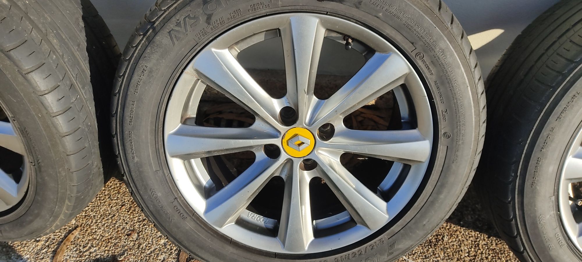 pneus yokoama como novos 215/55 r16