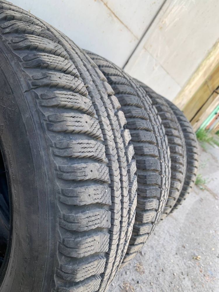 Продам зимнюю резину в хорошем состоянии R14/185/65