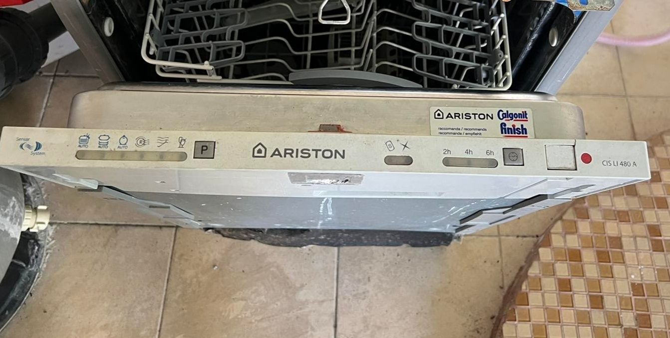 Посудомийна машина Ariston