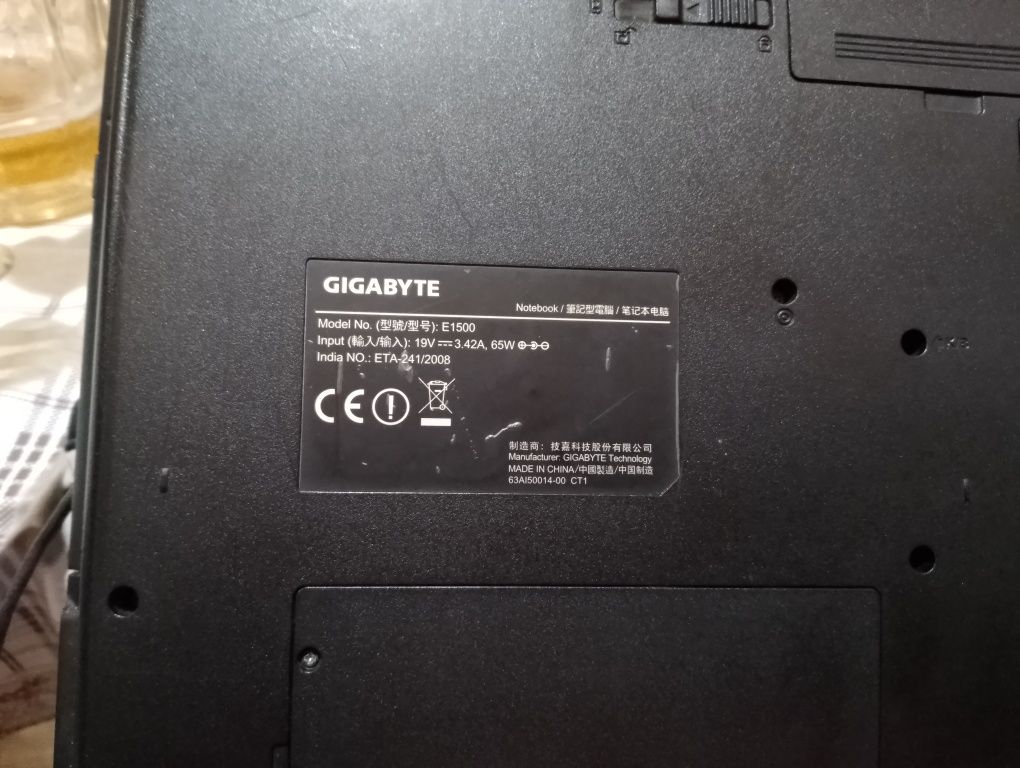 Ноутбук gigabyte