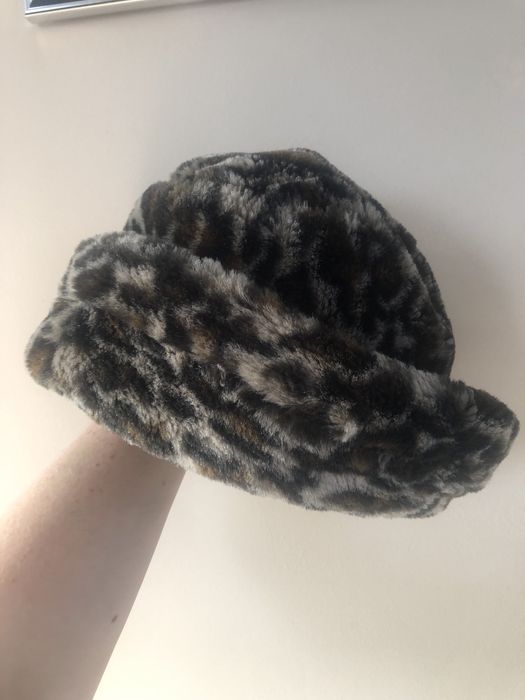 Kapelusz zimowy vintage panterka puszysty