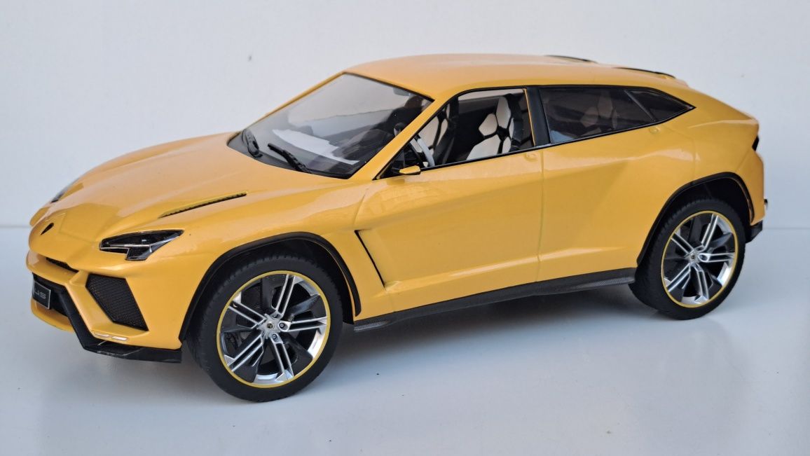 Lamborghini Urus 1:18