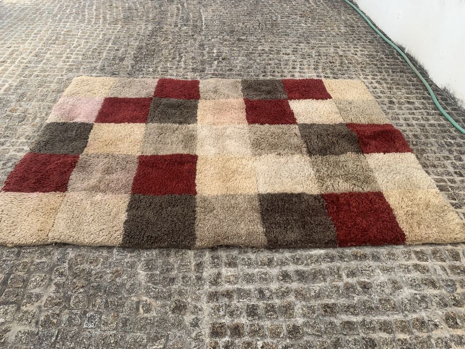 Tapete de sala motivo quadrados