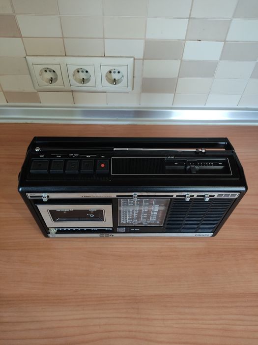 Philips 284 4 BAND radiorecorder