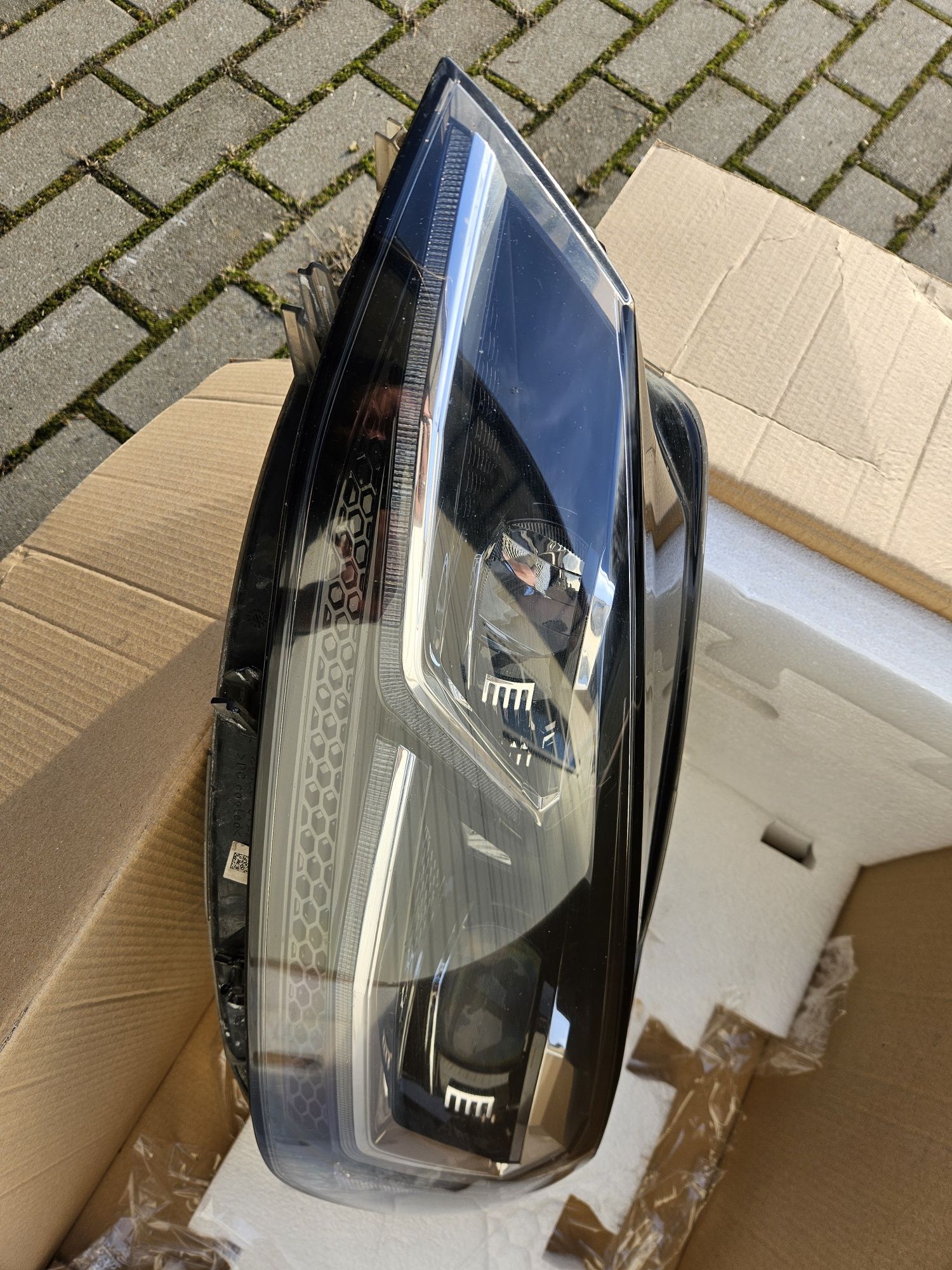 Lampa golf vii full Led  lewa Przód