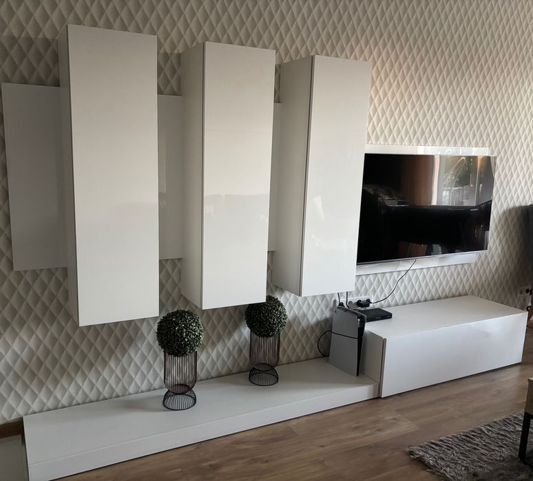 Szafka wisząca biały połysk  do salonu 300cm