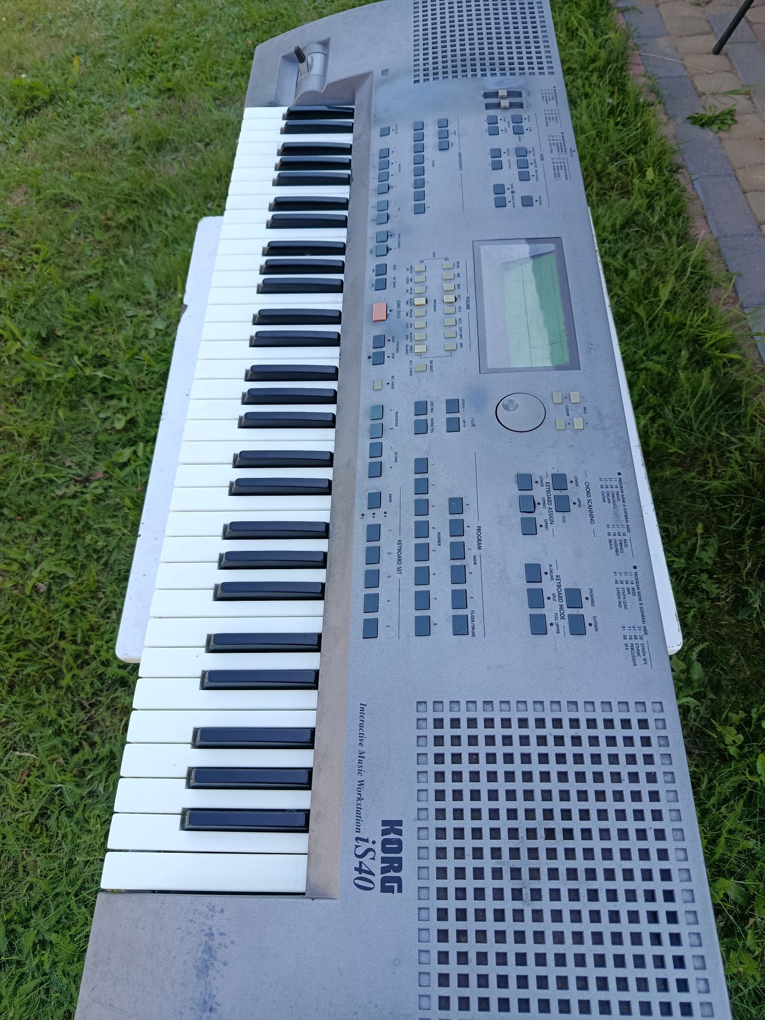 Korg is40 keyboard, klawisze