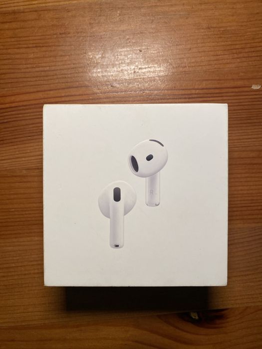 Apple AirPods 4 com cancelamento de ruído ativa