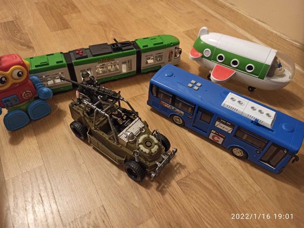 Zabawki-samolot Peppy, pociag, autobus, robot, auto