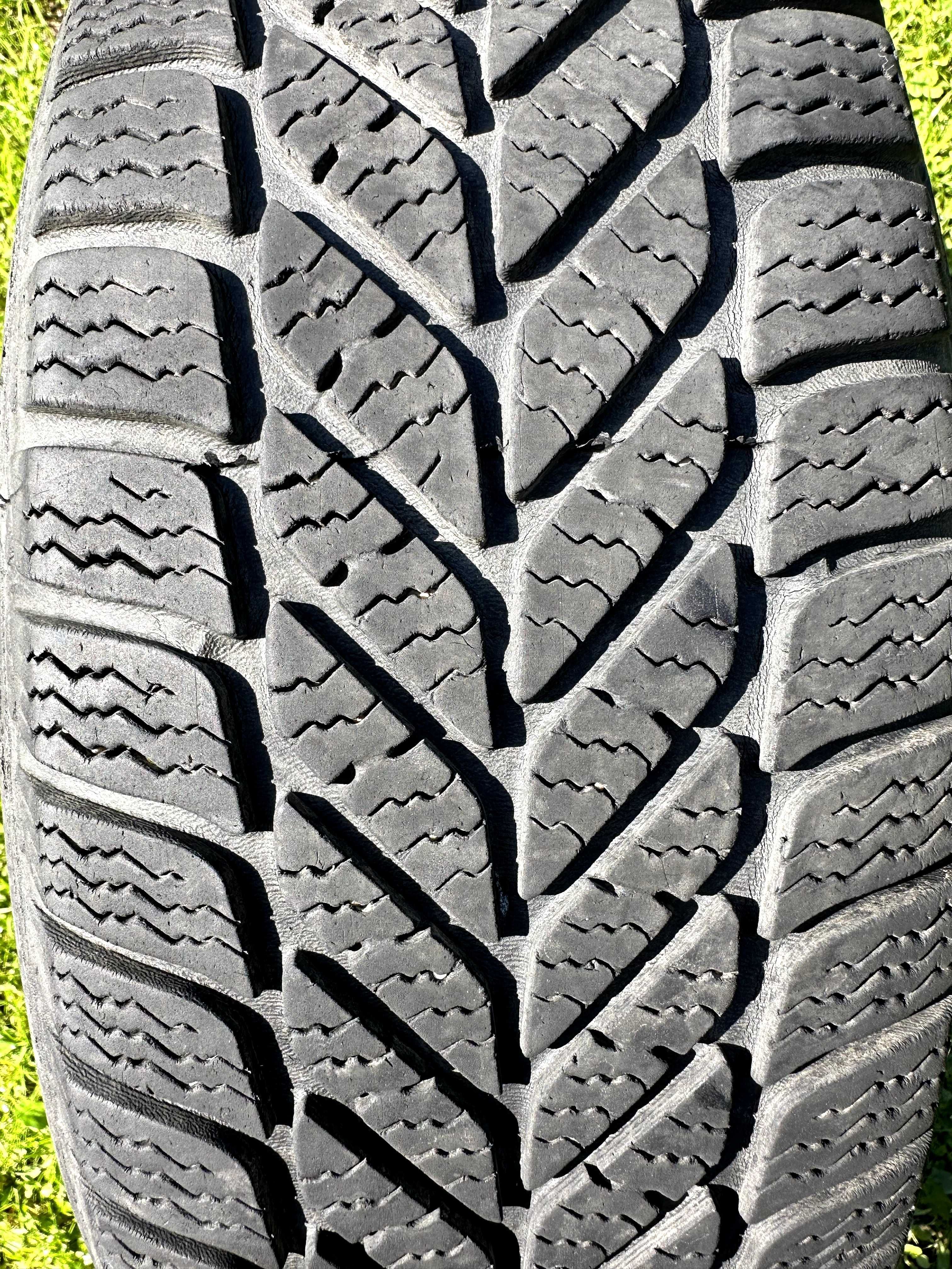 Шини автомобільні зимові Debica Frigo2 185/65R15