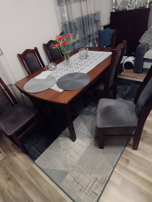 Stół i 6 krzeseł