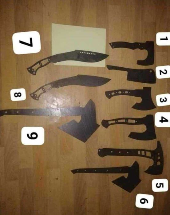 Заготовки сокир та ножів
