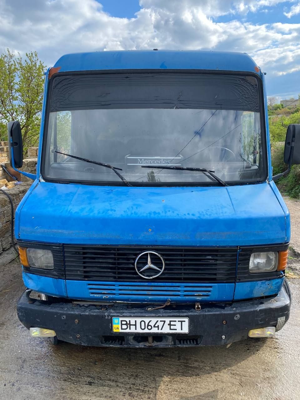 Продам  MERCEDES BENZ на полном ходу 609 D