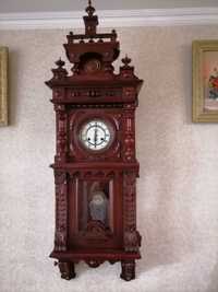 Старовинний годинник з боєм