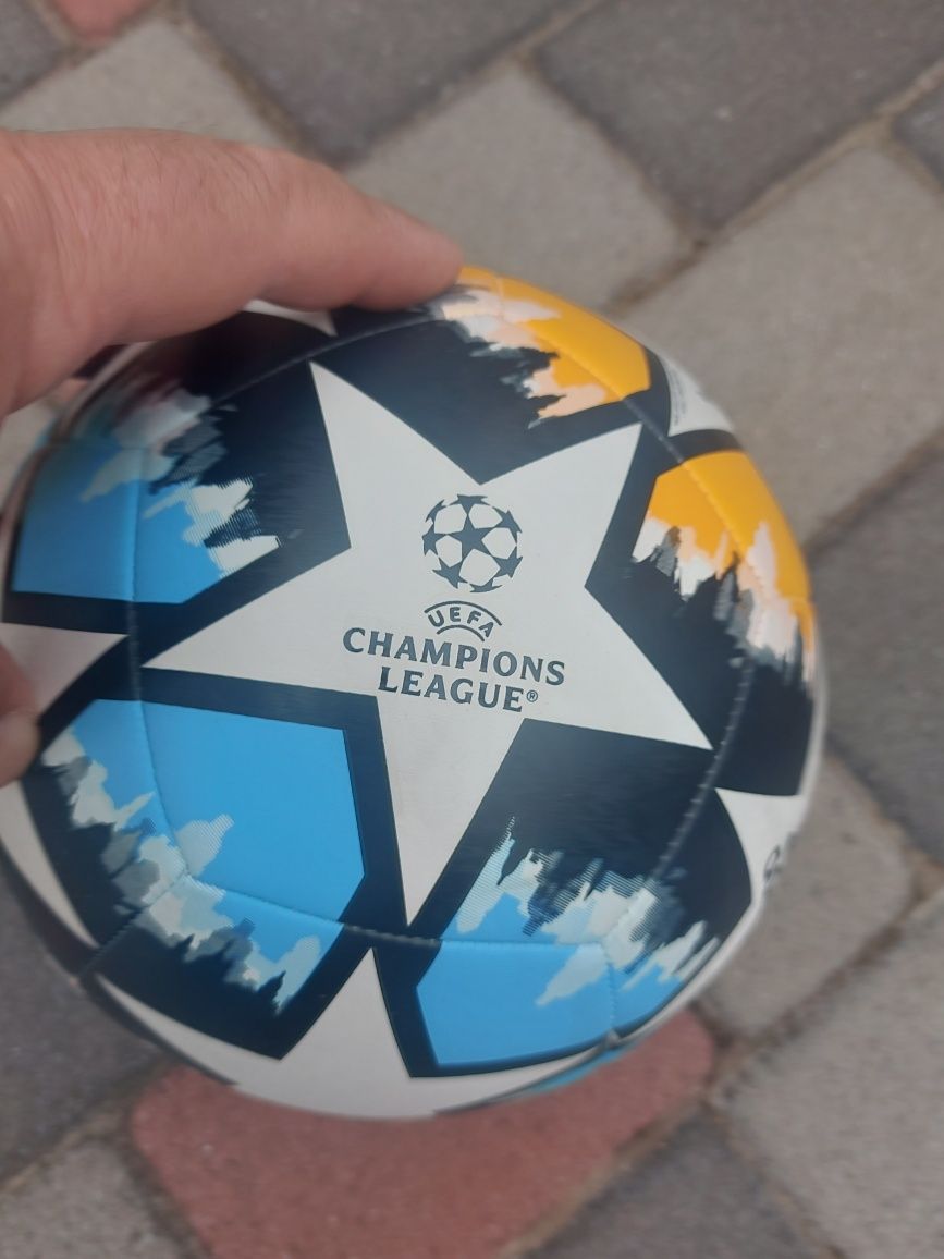 М'яч Adidas Balon Champion UCL ST. PETERSBURG