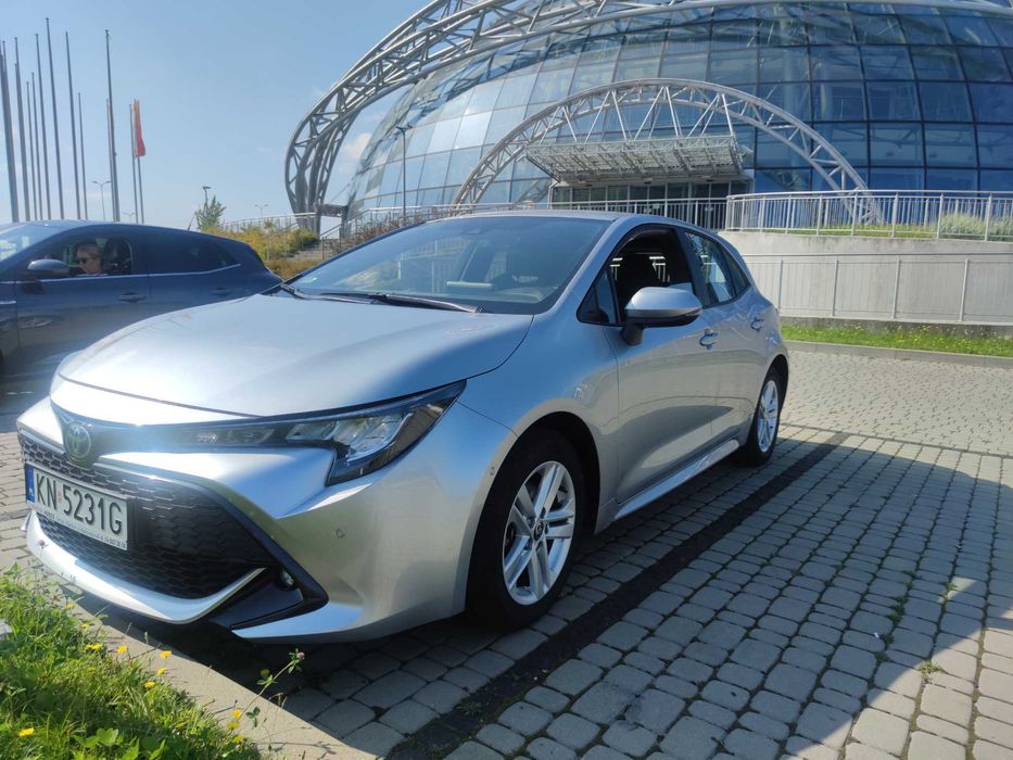 Wynajem Wypożyczalnia aut Toyota Corolla Hybryda