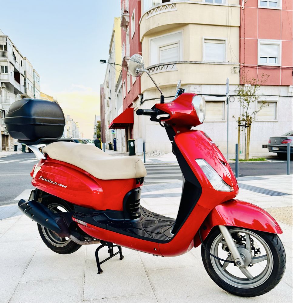 LINDA SCOOTER Sym FIDDLE 2 125S 2011 com 25mil kms apenas!