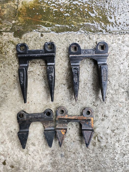 Головка косы жатки с планкой 84275285, Палец двойной жатки 1307299C2