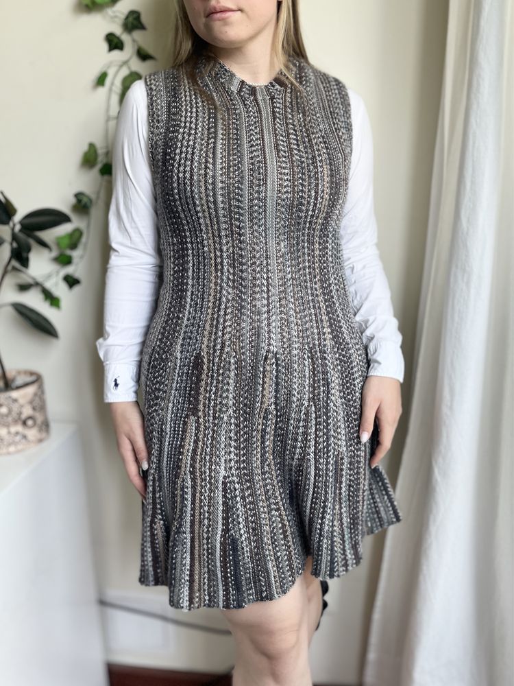 Wełniana sukienka na ramiączkach przed kolano tunika sweater shop s