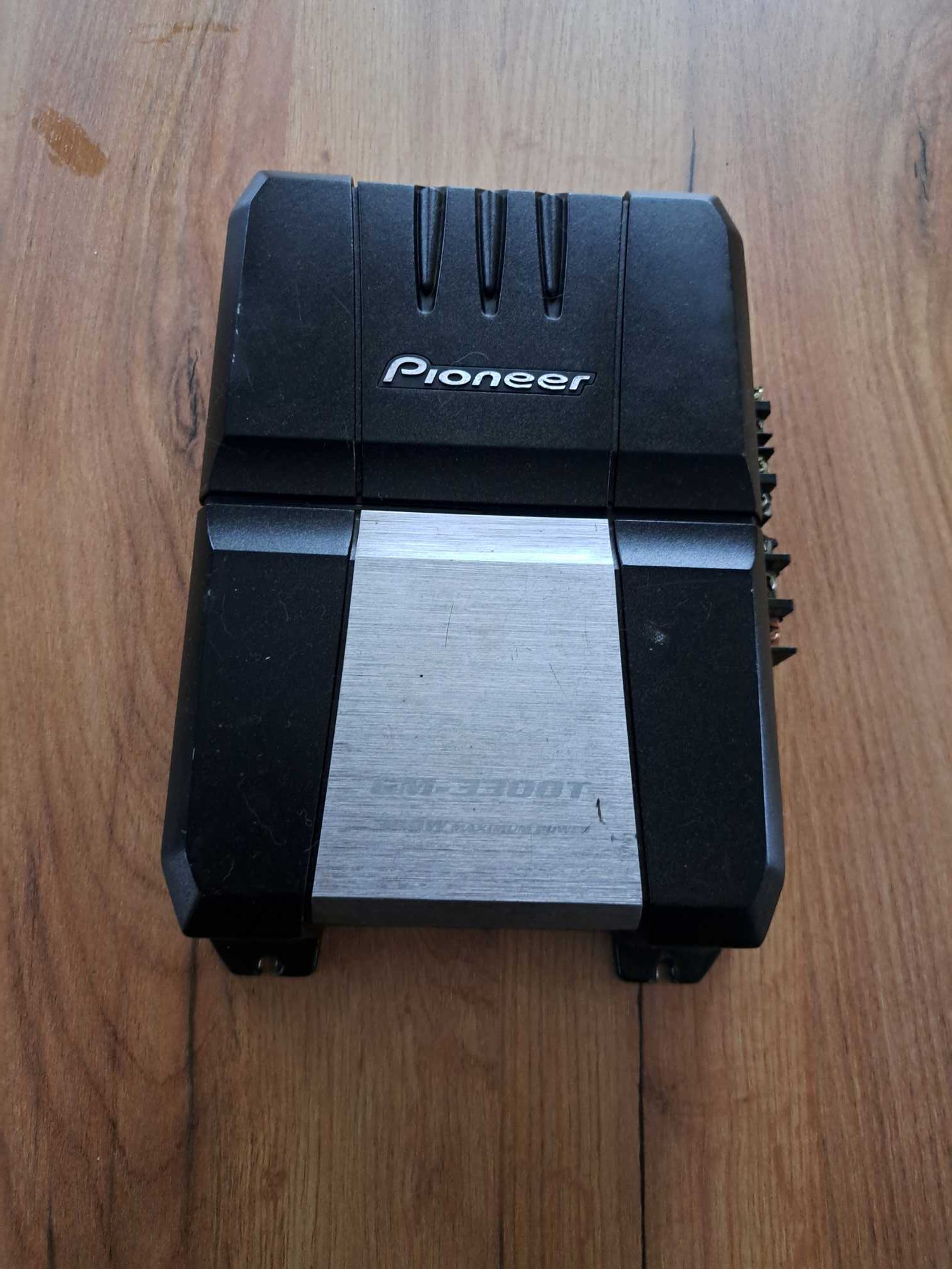 Wzmacniacz samochodowy Pioneer GM-3300T