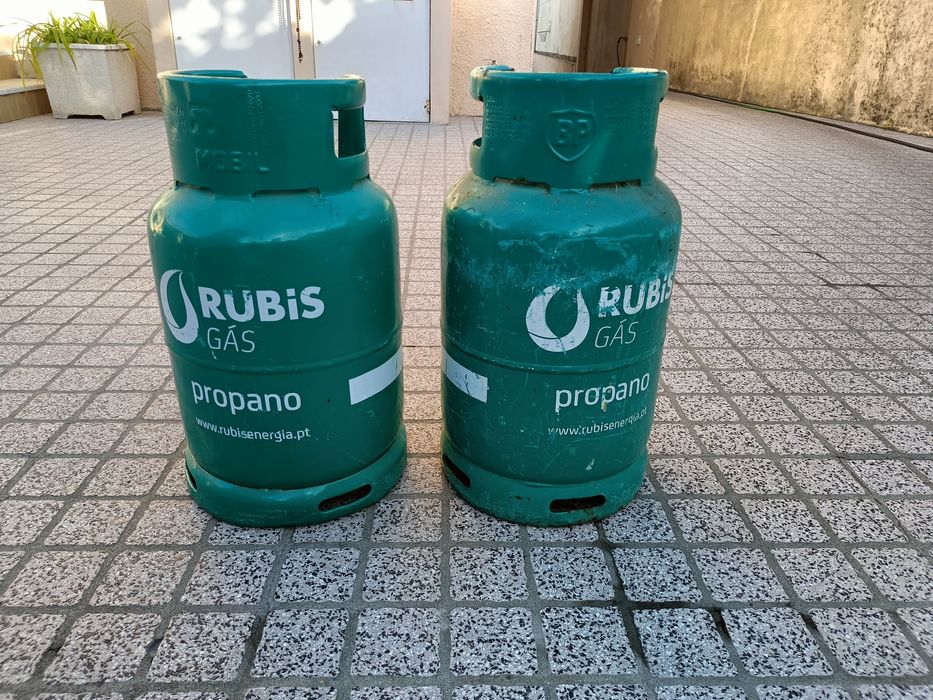 Garrafas vazias de gás