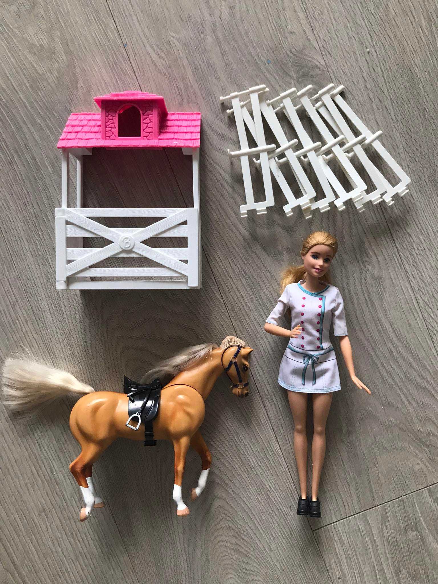 Lalka Barbie Weterynarz + koń + zagroda dla koni