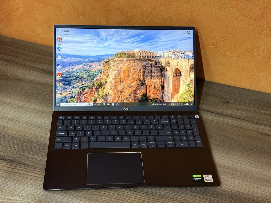 Преміум ультрабук Dell Vostro 7500(i7-10750/16/GTX1650Ti/256/FHD IPS)