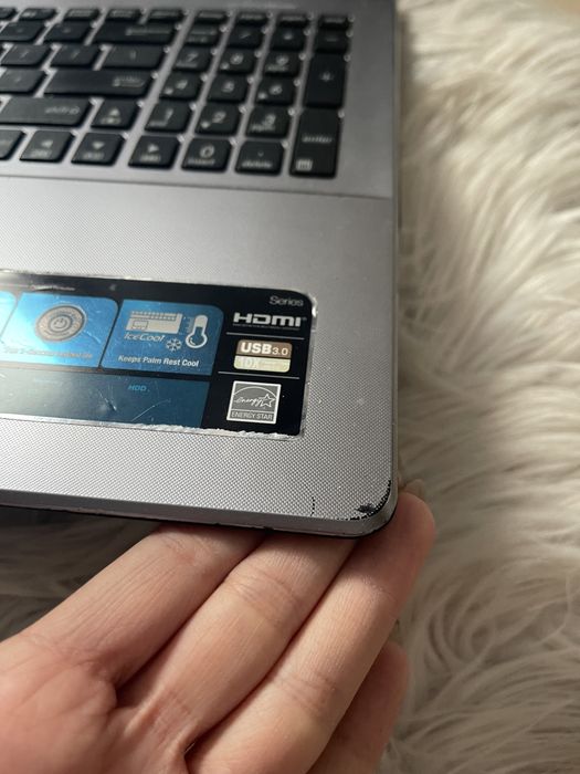 Laptop Asus 15,6” 1.60GHz 2.30GHz 4GB sonic master