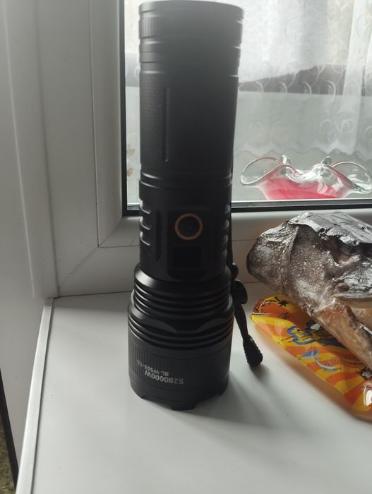 Фонарь мощьний новий
