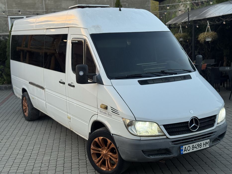 Mercedes Benz Sprinter 8+1