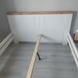 Rama do łóżka 160x200, białe z drewnem