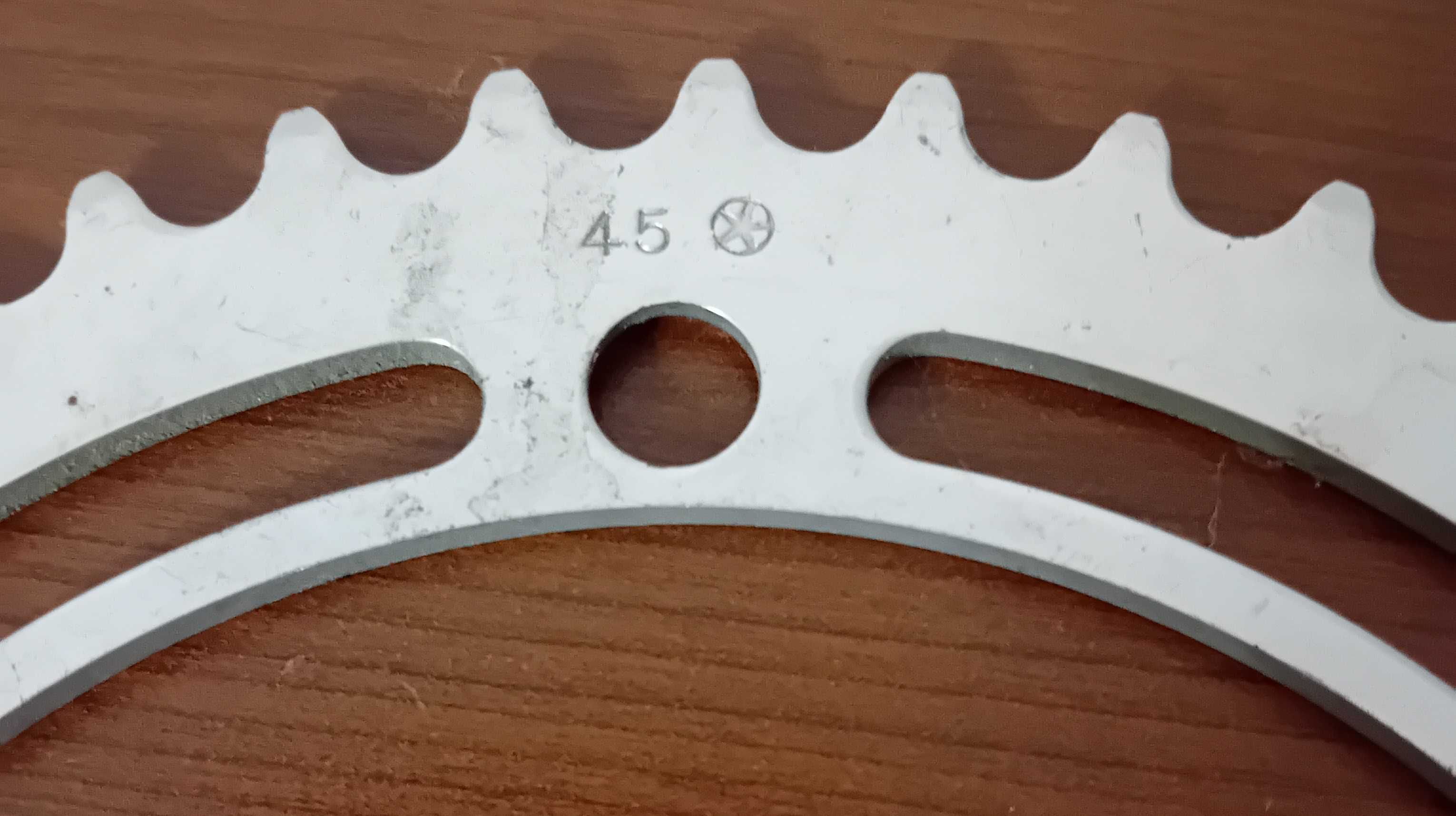 Zębatka rowerowa GIPIEMME 45T aluminiowa.