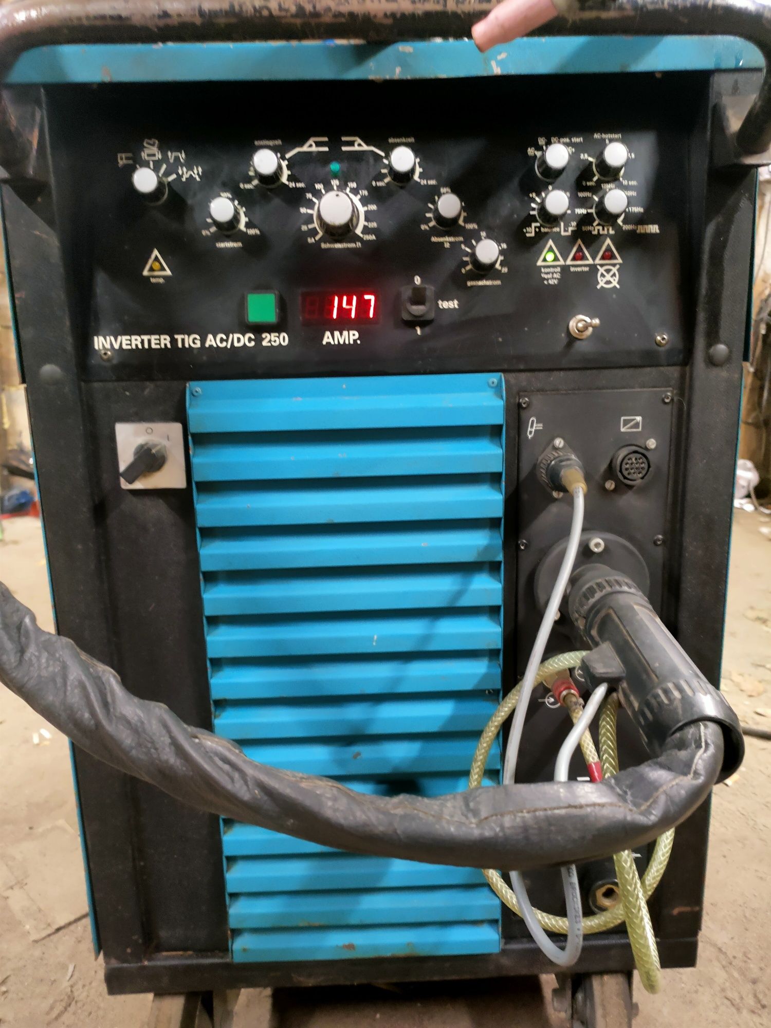 Tig spawarka inverter AC/DC 250