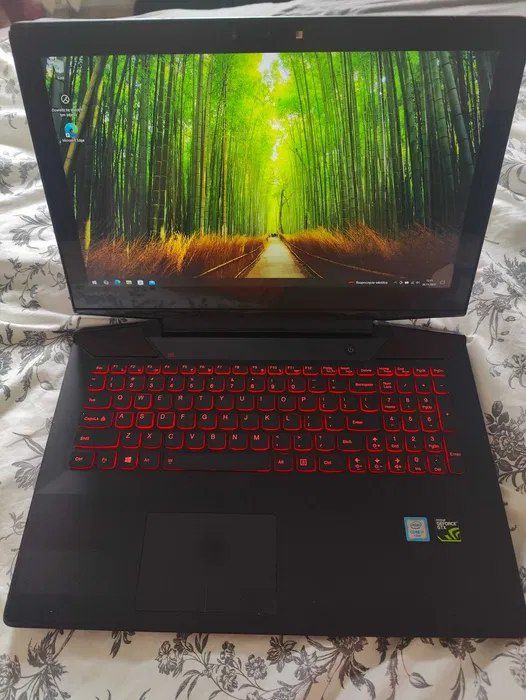 Lenovo Y700 17isk. Laptop gamingowy.