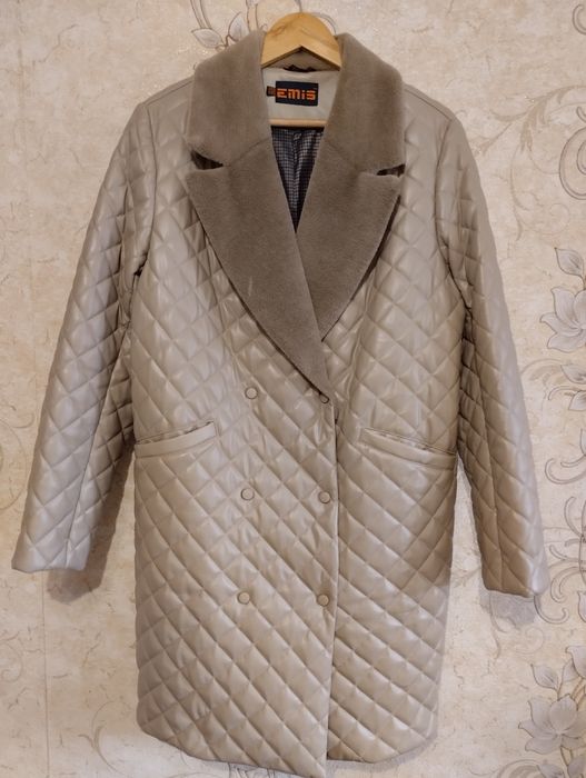 Пальто стьобане emis нове
