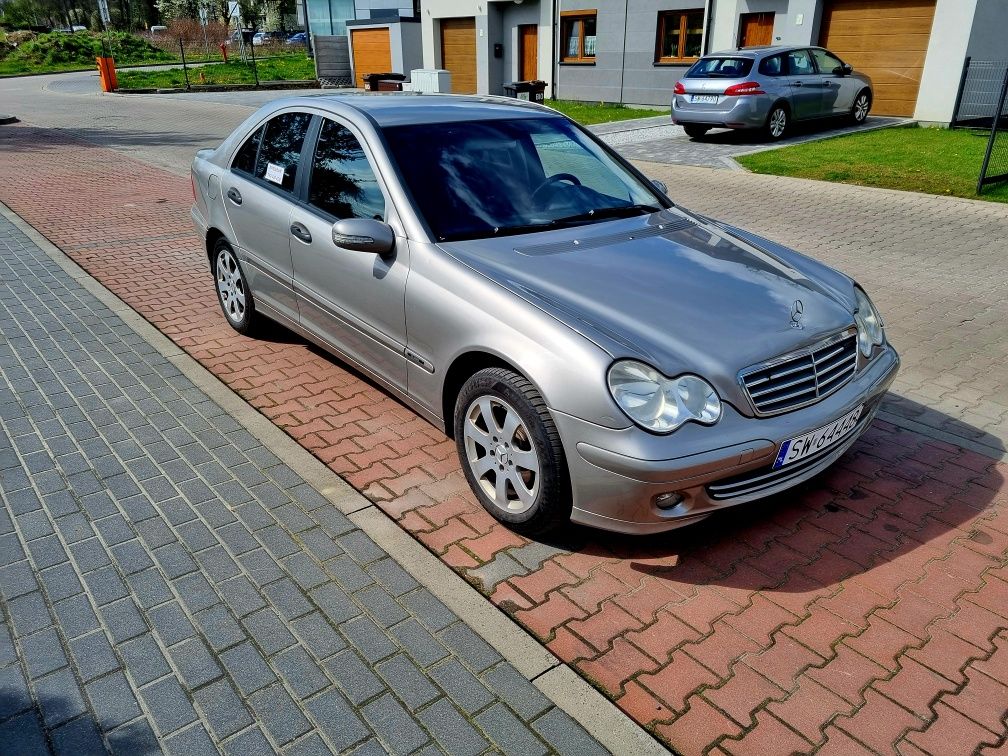 Mercedes c200  2.2 cdi W203 rok 2004