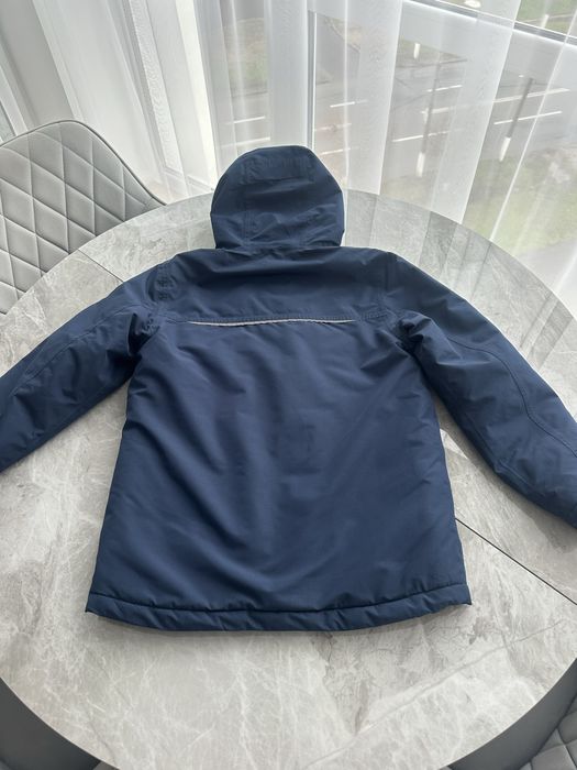 Продам демісізонну-зимову куртку Next