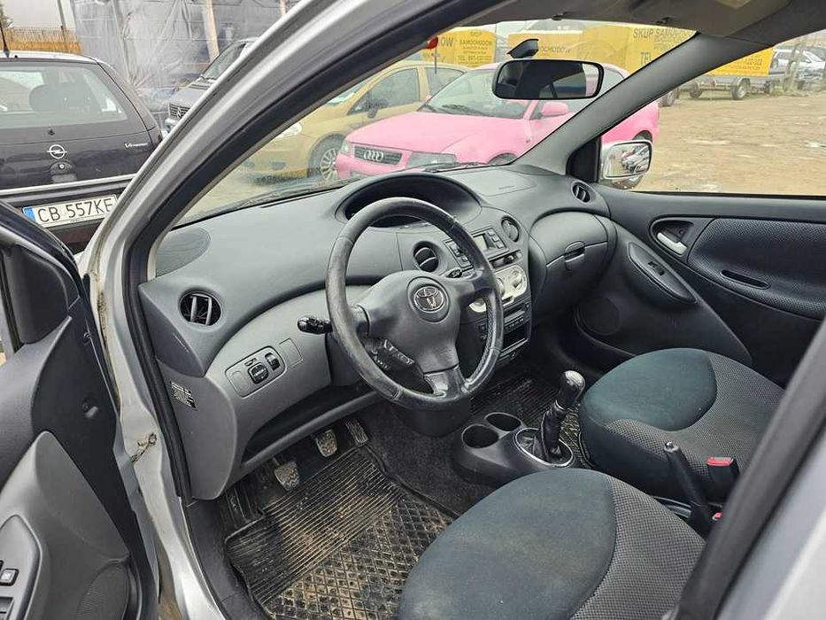 Toyota Yaris 2004r/opłaty aktualne/1.4diesel/75KM/5drzwi/klima/okazja