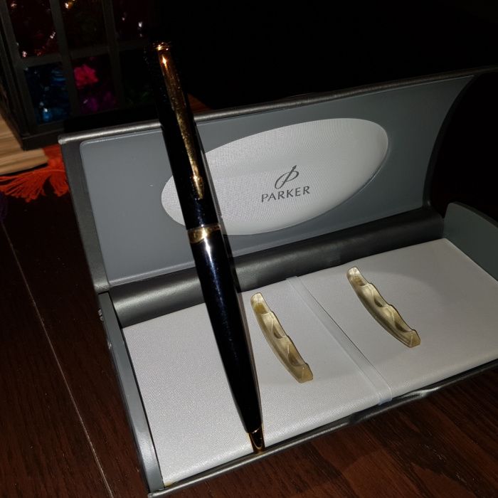 Parker Inflection ouro e laca preta