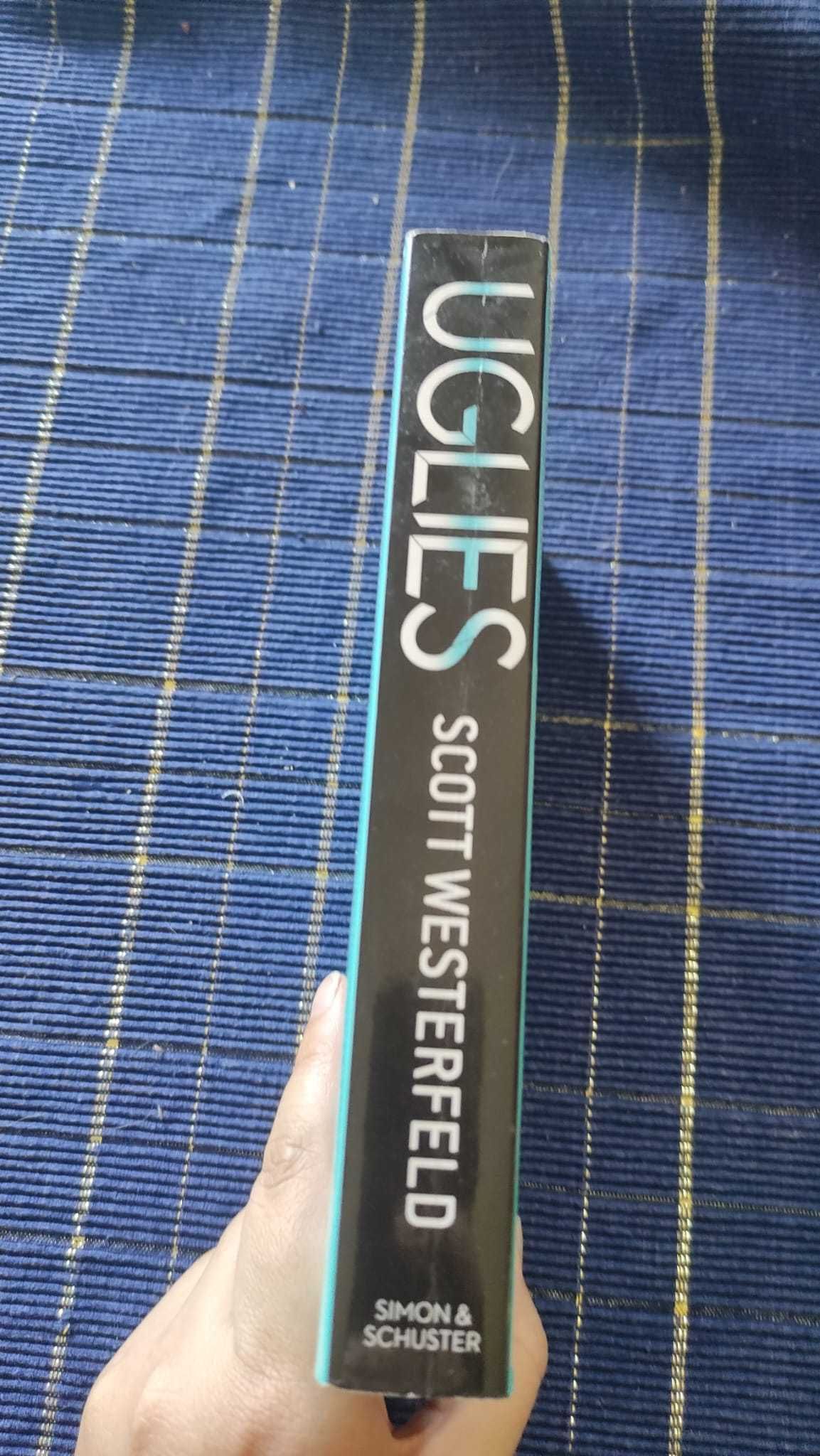 Livro "Uglies", Scott Westerfeld