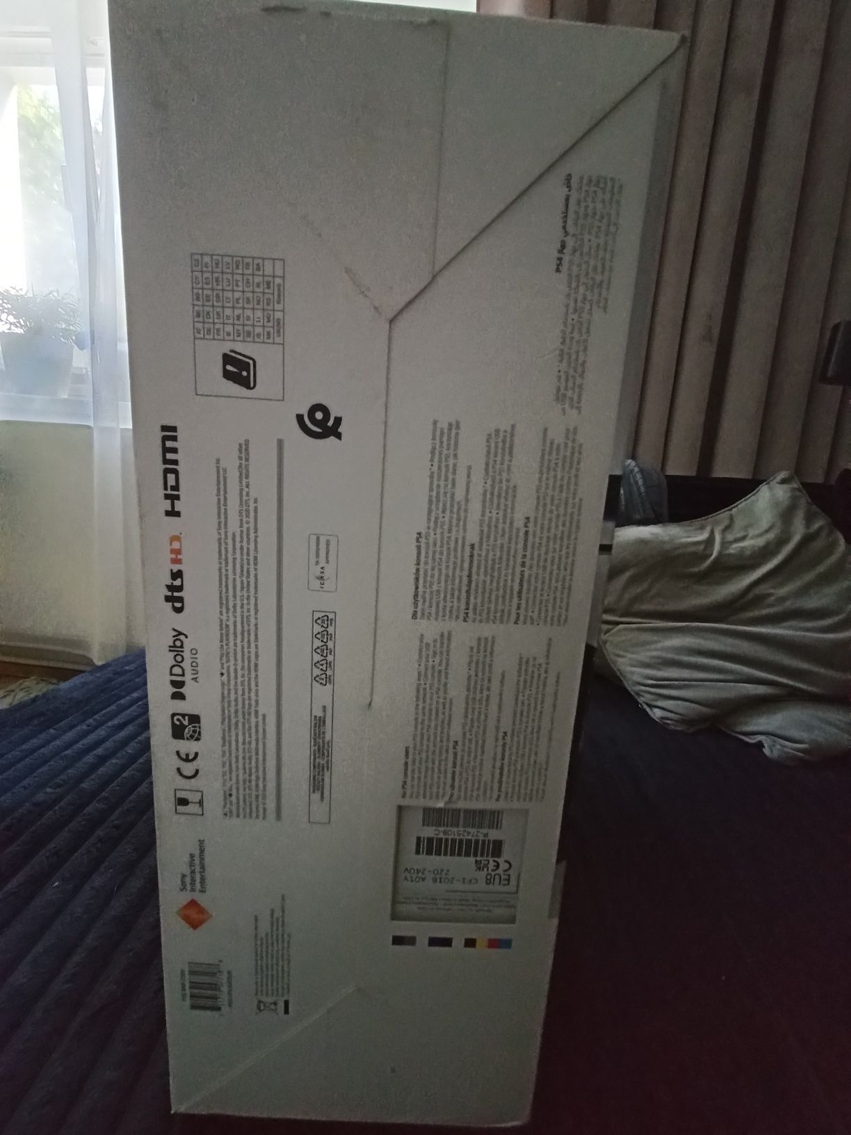 PlayStadion 5 Slim Sony konsola + 2 pady i FIFA 2024