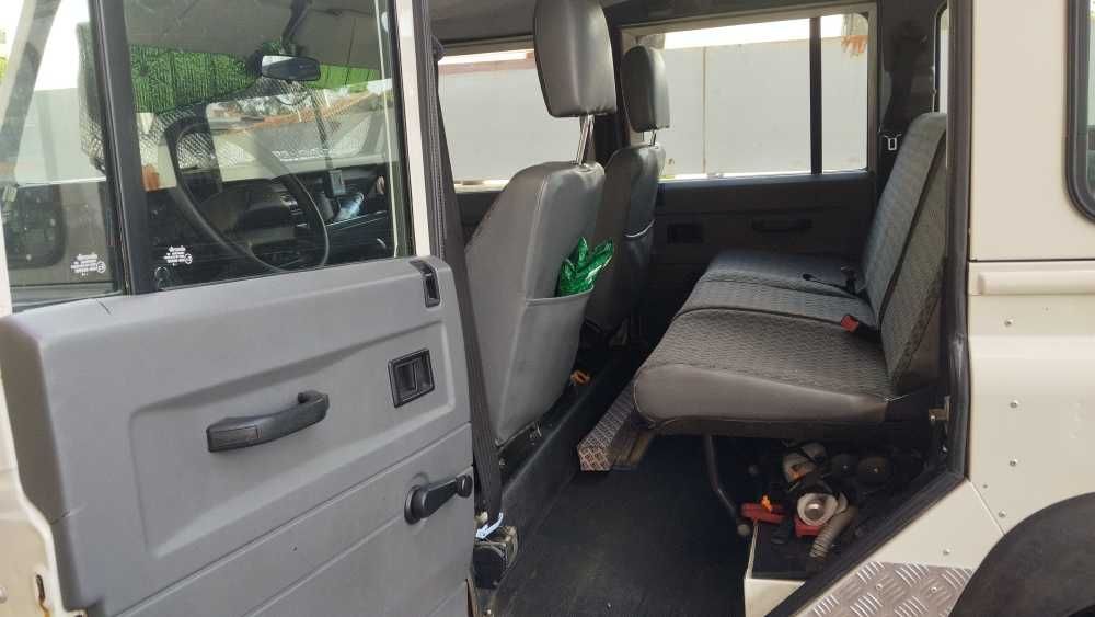 LR Defender 110 2.5 TD5 de 9 lugares