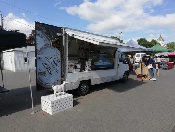 Food truck Autosklep gastronomiczny Peugeot Boxer 2.5d doinwesowany