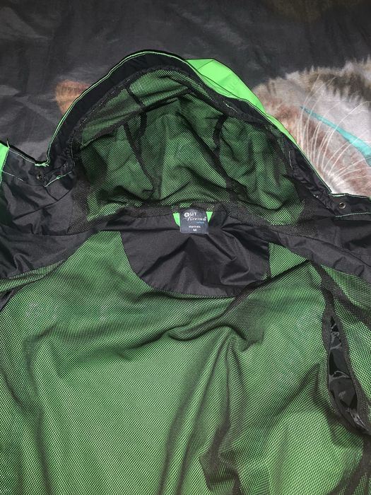 Куртка-ветровка