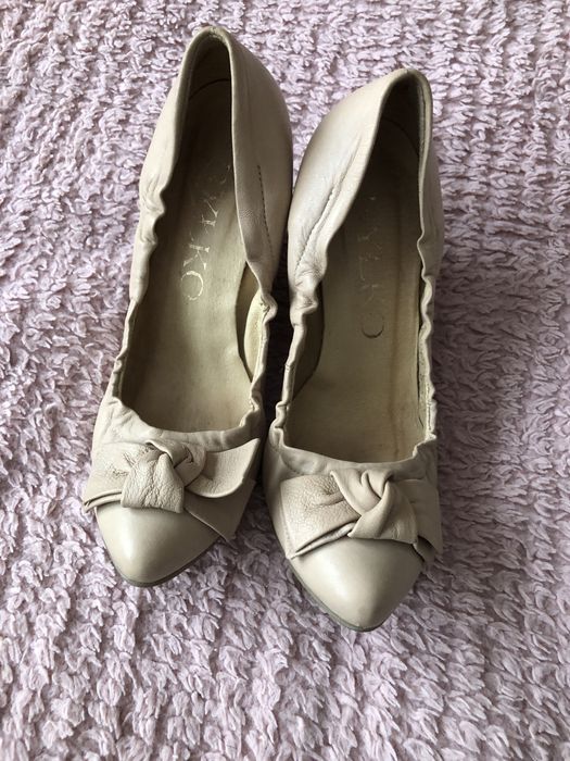 Czółenka damskie 37 Ryłko ze skóry na koturnie