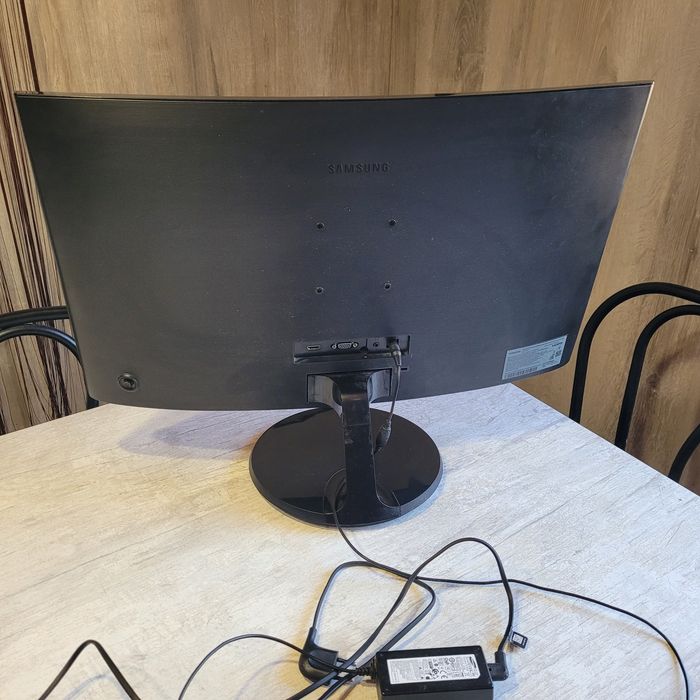 Монитор /изогнутый LED  Samsung